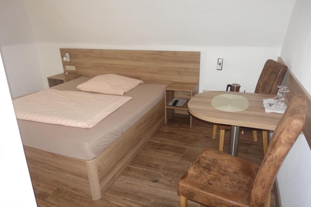Gasthof & Restaurant "Am Kreuz" إسن المظهر الخارجي الصورة