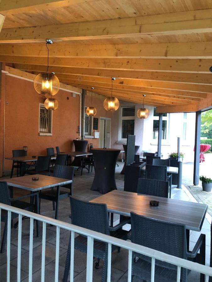 Gasthof & Restaurant "Am Kreuz" إسن المظهر الخارجي الصورة